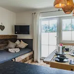 Theresia Apartamento